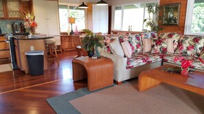 Huis, 4 slaapkamers | Woonruimte | Een televisie