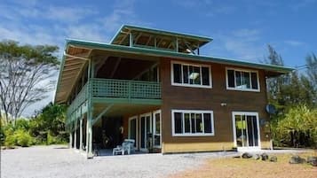 House, 4 Bedrooms | Exterior