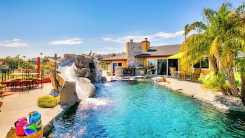 UppvÀrmd pool