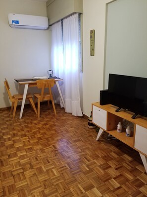 City Apartment | Dining room