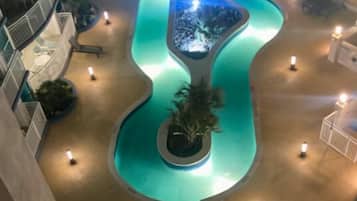 Piscina coperta, una piscina riscaldata