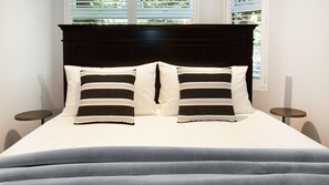 2 habitaciones, escritorio, tabla de planchar con plancha y wifi gratis 