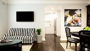 Smart TV, fireplace - Bayside Retreat (Double Bay)