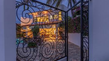 Villa, Multiple Beds (1035 - Vista Hermosa) | Interior detail