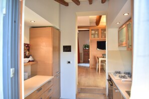 Refrigerador, horno, parrilla de estufa y lavavajillas