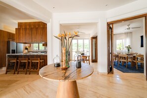 Villa, plusieurs lits (1013 - Villa Maya ) | Restauration