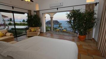 Villa, Multiple Beds (1086 - Villa Encantada) | 5 bedrooms, bed sheets