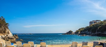 Eleven by Cosmo 11c3