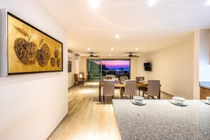 Condo, varias camas (2087 - Eleven by Cosmo 11C3) | Restaurantes