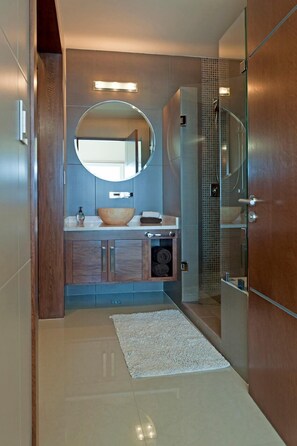 Condo, Multiple Beds (2005 - Punta Arrocito D202) | Bathroom - Punta Arrocito D202 (Santa María Huatulco)
