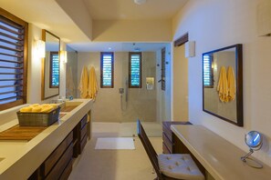 Villa, Meerdere bedden (2024 - Villa Serena) | Badkamer
