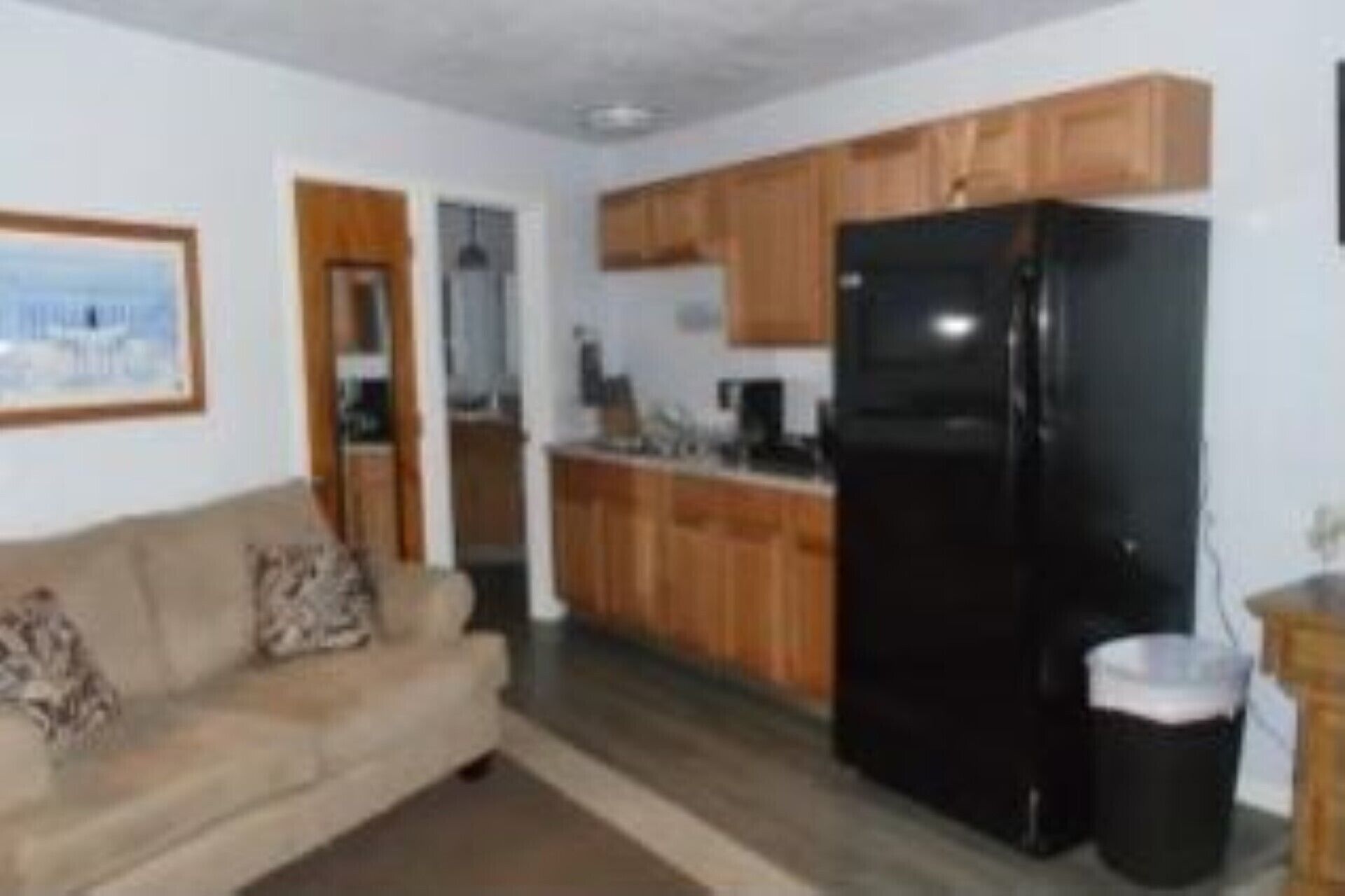 Scenic Bay Motel room 2