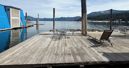 Captain's Quarters