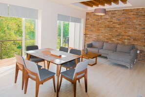 Lägenhet - flera sängar (2088 - Bocana Beach Condo C2) | Vardagsrum | Tv