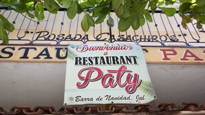 Restaurant - Posada Casa Chiros (Barra de Navidad)