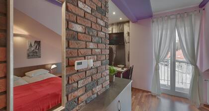 Beauty Studio 5min to Main Square in city centre, aircon