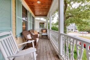 Terrace/patio - Newly built home in the Pines downtown Rehoboth walk to beach, restaurants, shop (Rehoboth Beach)