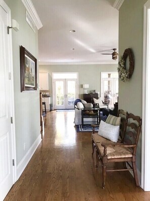 المنشأة من الداخل