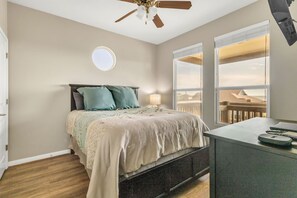 3 bedrooms, desk, iron/ironing board, free WiFi