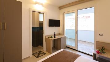 Classic Triple Room, Ensuite