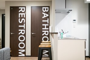 Interior - Black Gate Nippombashi (Osaka)