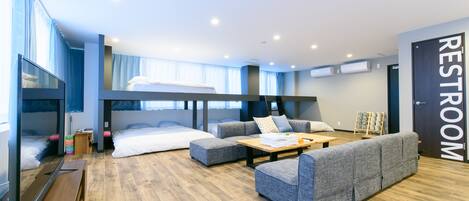 Departamento básico (UE) | Área de sala de estar | Televisión