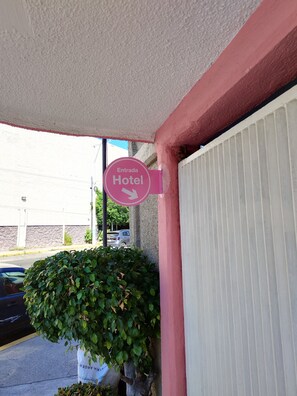 Entrée de l’hébergement