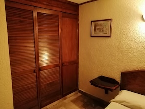Standard Double Room | Desk, laptop workspace, iron/ironing board, free WiFi