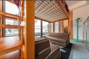 1 bedroom, iron/ironing board, free WiFi