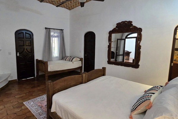 This is the Room you are renting. A king size bed, twin bed