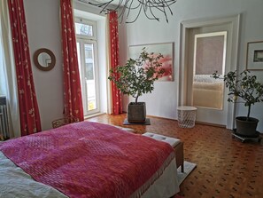 1 soverom, internettilgang og sengetøy