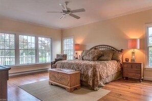 4 Schlafzimmer, Schreibtisch, Bügeleisen/Bügelbrett, kostenloses WLAN