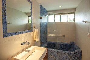 Condo, Multiple Beds (1055 - Cosmo 3A1) | Bathroom amenities - Cosmo 3A1 (Santa María Huatulco)