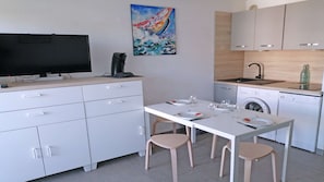 Fridge, microwave, dishwasher, toaster