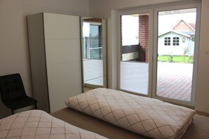 3 bedrooms, iron/ironing board, free WiFi - Huus water lily - stylish holiday bungalow up to 6 people. - Near Greetsiel (Krummhörn)
