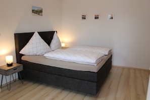 3 chambres, fer et planche à repasser, Wi-Fi gratuit