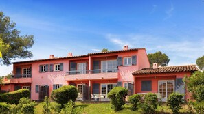 Exterior - Appart avec Balcon ou Terrasse | Climatisation! (Saint-Raphaël)