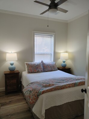 2 chambres, fer et planche à repasser, lit parapluie, Wi-Fi