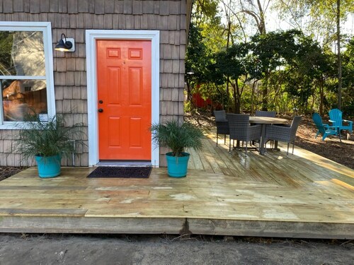 Newly Renovated close to Downtown & Folly Beach