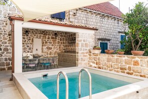 A heated pool - Apartments Villa Agava-Studio Apartment Ground Floor No.2 (Cavtat)