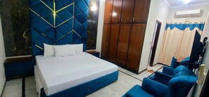 9 Schlafzimmer, Bügeleisen/Bügelbrett, Internetzugang, Bettwäsche