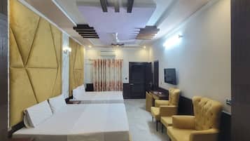 9 bedrooms, iron/ironing board, internet, bed sheets