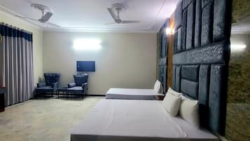 9 bedrooms, iron/ironing board, Internet, bed sheets
