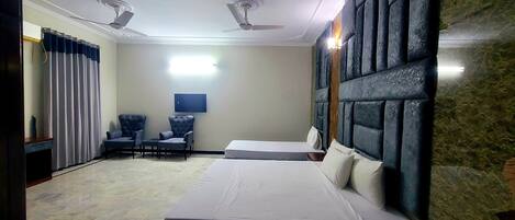 9 bedrooms, iron/ironing board, Internet, bed sheets