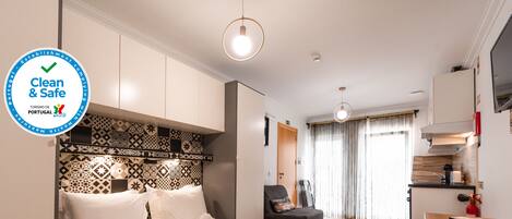 Strygejern/strygebræt, Wi-Fi, sengetøj