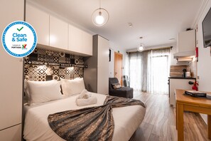 Bügeleisen/Bügelbrett, WLAN, Bettwäsche