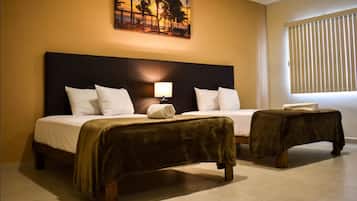 Habitación doble Confort, 6 habitaciones, vista al parque | Caja de seguridad en la habitación y espacio para trabajar con laptop