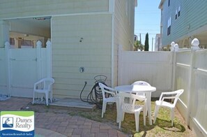 Outdoor dining - Lion in da Sun - Second Row in Surfside Beach (Surfside Beach)