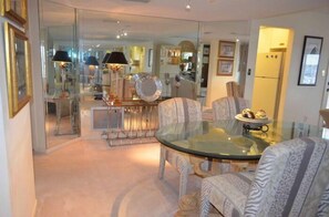 Dining - Marlin Quay 101 - Second Row (Channelfront) in Garden City Beach (Garden City Beach)