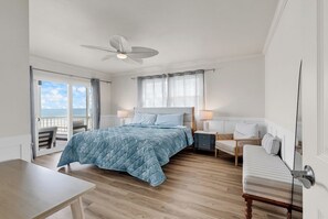 6 bedrooms, internet - House Call - Oceanfront in Garden City Beach (Garden City Beach)